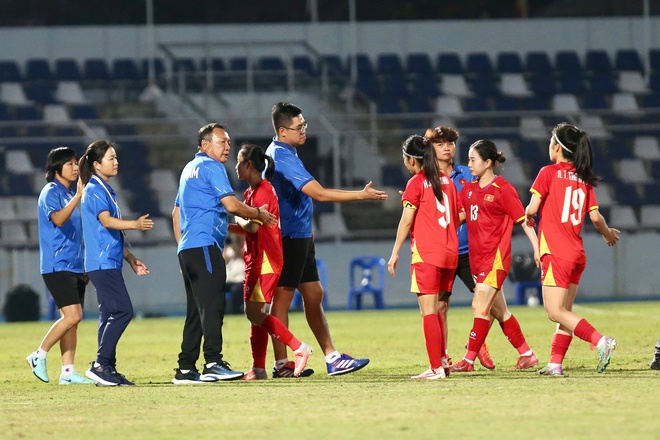 Báo Philippines ‘vỡ òa’ vì HCV lịch sử, tôn trọng tuyệt đối đội tuyển nữ Việt Nam- Ảnh 7. Báo Philippines ‘vỡ òa’ vì HCV lịch sử, tôn trọng tuyệt đối đội tuyển nữ Việt Nam- Ảnh 7.