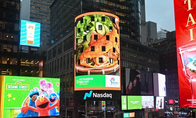 Du lịch Việt Nam tỏa sáng tại Quảng trường Thời Đại với hình ảnh Xích lô và bánh xèo - Ảnh 4. Du lịch Việt Nam tỏa sáng tại Quảng trường Thời Đại với hình ảnh Xích lô và bánh xèo - Ảnh 4.