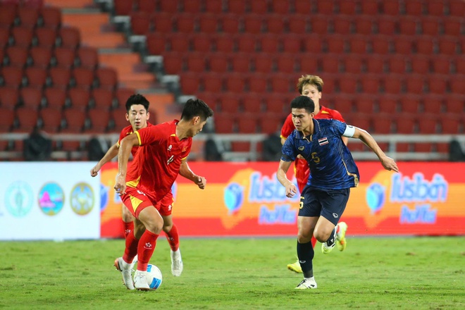 HLV Th&aacute;i Lan n&oacute;i lời cay đắng, xin lỗi v&igrave; thua đau U.22 Việt Nam: &lsquo;T&ocirc;i chịu tr&aacute;ch nhiệm&hellip;&rsquo;- Ảnh 1.