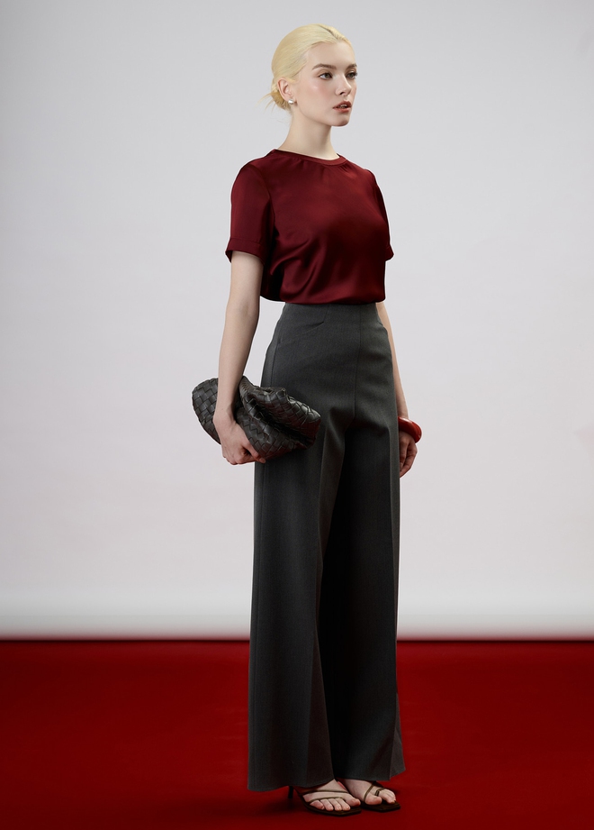 Lên đồ đón Giáng sinh ‘chuẩn không cần chỉnh’ với sắc đỏ - Ảnh 10.