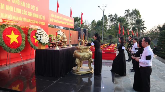Trang trọng lễ truy điệu, an t&aacute;ng 41 h&agrave;i cốt liệt sĩ - Ảnh 1.
