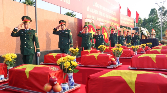 Trang trọng lễ truy điệu, an t&aacute;ng 41 h&agrave;i cốt liệt sĩ - Ảnh 2.