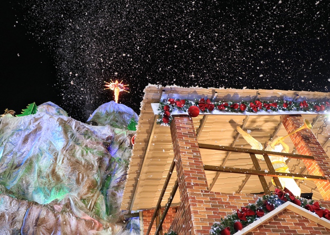 X&oacute;m đạo lớn nhất TP.HCM: 4 km đường Phạm Thế Hiển c&oacute; 5 nh&agrave; thờ rực rỡ - Ảnh 11.