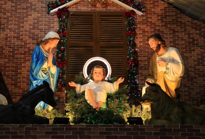 X&oacute;m đạo lớn nhất TP.HCM: 4 km đường Phạm Thế Hiển c&oacute; 5 nh&agrave; thờ rực rỡ - Ảnh 12.