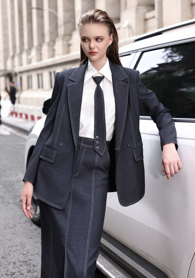 Váy denim, áo khoác jean, lựa chọn thông minh cho những ngày cuối đông- Ảnh 10.