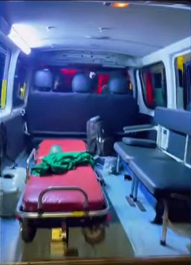 Xử l&yacute; 2 t&agrave;i xế xe cứu thương ph&aacute;t t&iacute;n hiệu ưu ti&ecirc;n kh&ocirc;ng đ&uacute;ng quy định - Ảnh 3.