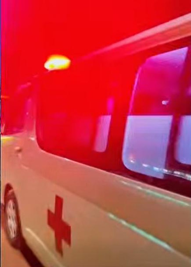 Xử l&yacute; 2 t&agrave;i xế xe cứu thương ph&aacute;t t&iacute;n hiệu ưu ti&ecirc;n kh&ocirc;ng đ&uacute;ng quy định - Ảnh 2.