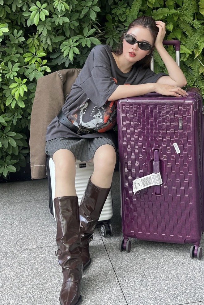 Sức hút duyên dáng từ chân váy xếp ly mùa này- Ảnh 5.