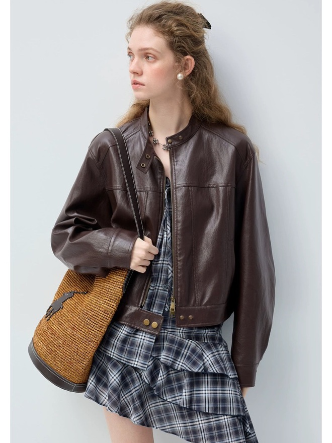 Cuối đông, thời điểm tuyệt nhất để diện áo khoác da, chân váy da - Ảnh 10.