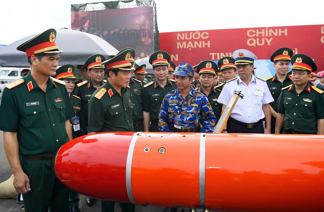 Đại tướng Nguyễn Tân Cương tiết lộ hệ thống vũ khí 'khủng' giúp quân đội hiện đại- Ảnh 4. Đại tướng Nguyễn Tân Cương tiết lộ hệ thống vũ khí 'khủng' giúp quân đội hiện đại- Ảnh 4.