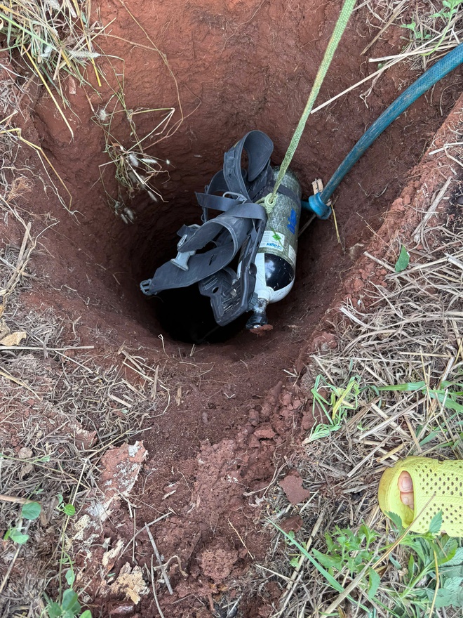 Đồng Nai: Kịp thời cứu nam thanh ni&ecirc;n bị rơi xuống hố s&acirc;u - Ảnh 2.