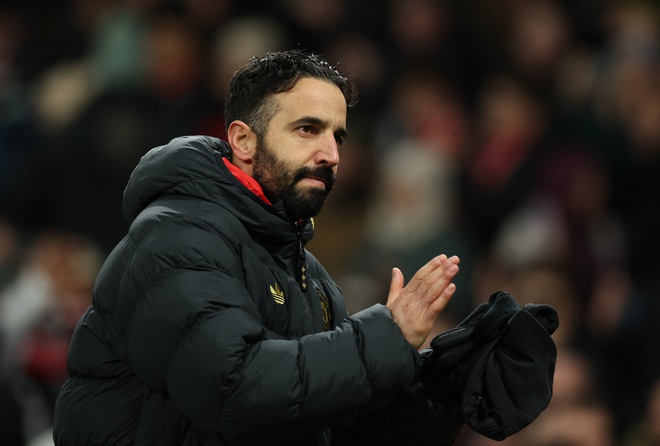 Arsenal vô địch lượt đi nếu thắng Aston Villa, HLV Amorim cùng M.U sẽ lại mạo hiểm?- Ảnh 2. Arsenal vô địch lượt đi nếu thắng Aston Villa, HLV Amorim cùng M.U sẽ lại mạo hiểm?- Ảnh 2.