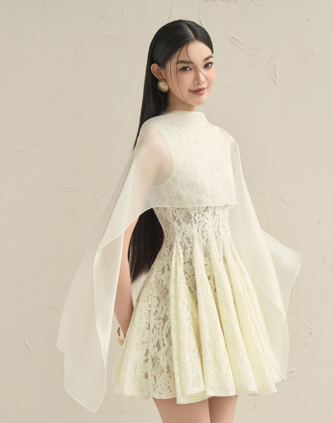 Phối váy và khăn choàng lụa voan, nhìn góc nào cũng đẹp- Ảnh 4.