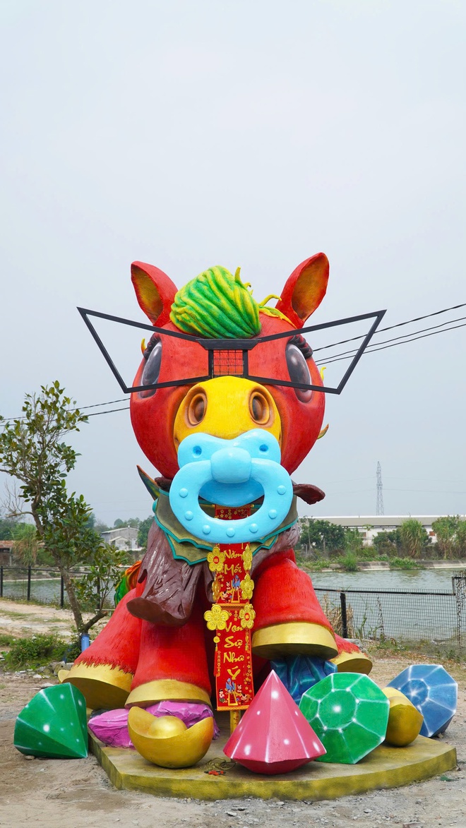 Linh vật 'Ngựa Vui Vẻ' bất ngờ g&acirc;y sốt trước giao thừa 2026: 'Qu&aacute; dễ thương!' - Ảnh 6.