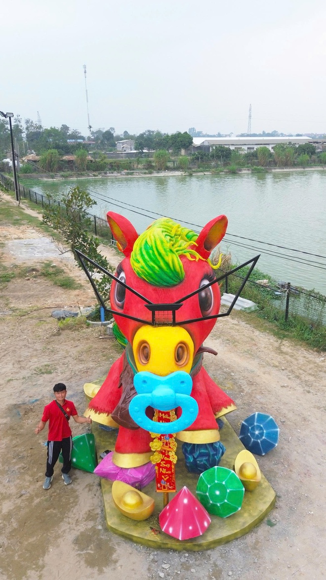 Linh vật 'Ngựa Vui Vẻ' bất ngờ g&acirc;y sốt trước giao thừa 2026: 'Qu&aacute; dễ thương!' - Ảnh 4.