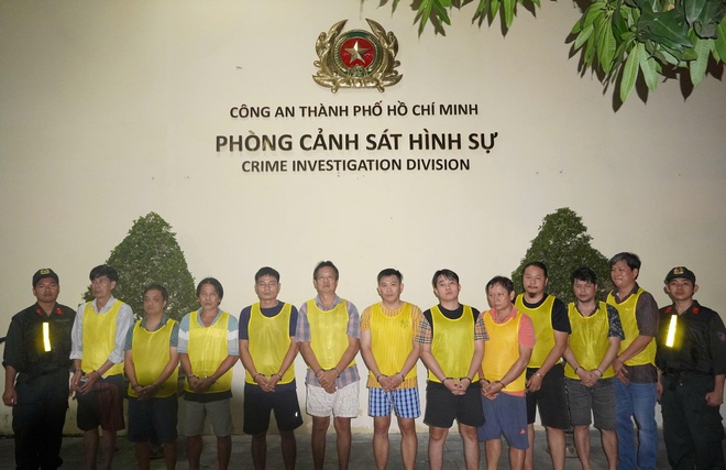 C&ocirc;ng an TP.HCM triệt ph&aacute; đường d&acirc;y đ&aacute;nh bạc tr&ecirc;n trang Bong88.com, khởi tố 24 người- Ảnh 1.