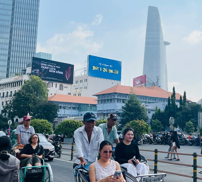 'View kh&aacute;m bệnh triệu đ&ocirc;' ở trung t&acirc;m TP.HCM- Ảnh 3.