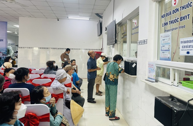 'View kh&aacute;m bệnh triệu đ&ocirc;' ở trung t&acirc;m TP.HCM- Ảnh 10.