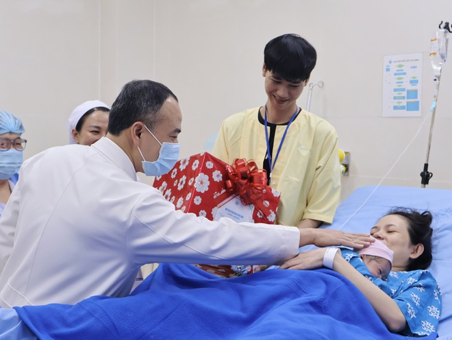 Những em b&eacute; &lsquo;0 giờ&rsquo; ch&agrave;o đ&oacute;n năm mới 2026, mong th&agrave;nh nh&acirc;n t&agrave;i- Ảnh 6.