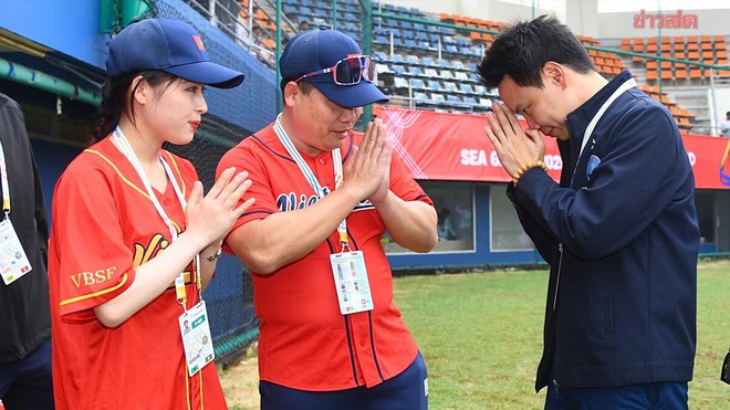 Bộ trưởng Thái Lan đích thân xin lỗi VĐV Việt Nam, sẽ gặp thầy trò HLV Kim Sang-sik về vụ Quốc ca- Ảnh 2. Bộ trưởng Thái Lan đích thân xin lỗi VĐV Việt Nam, sẽ gặp thầy trò HLV Kim Sang-sik về vụ Quốc ca- Ảnh 2.