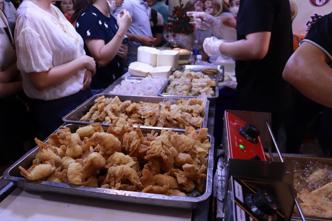 Lễ hội ẩm thực Chợ Lớn: Đông nghẹt khách ngày cuối tuần - Ảnh 4.