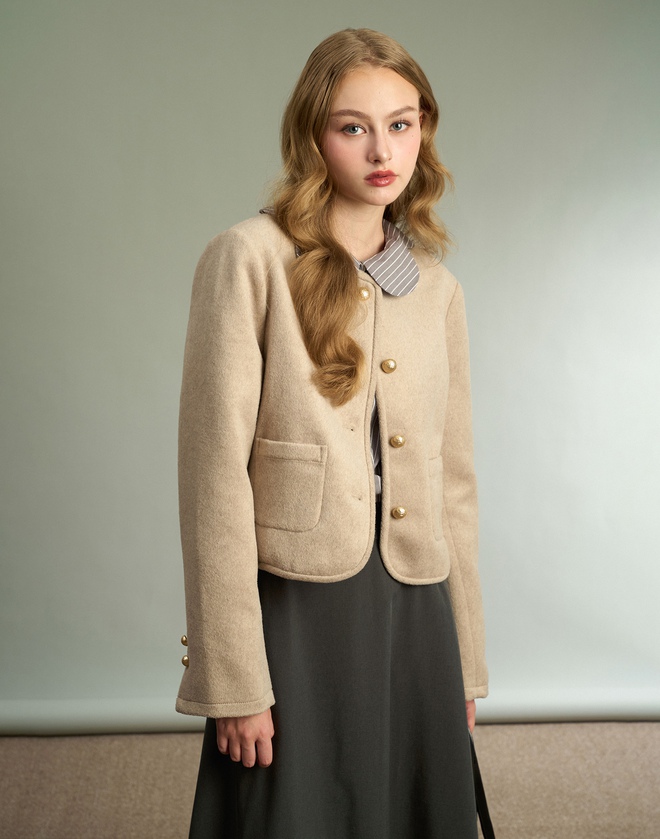 Chân váy dài phối áo khoác dáng ngắn, cặp đôi giúp nàng nổi bật cả ngày Chân váy dài phối áo khoác dáng ngắn, cặp đôi giúp nàng nổi bật cả ngày- Ảnh 5.