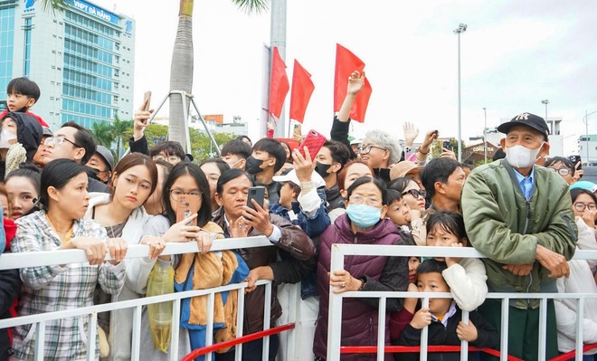 Con trai hào hứng lên đường nhập ngũ, người mẹ tự hào mong con trưởng thành- Ảnh 8.