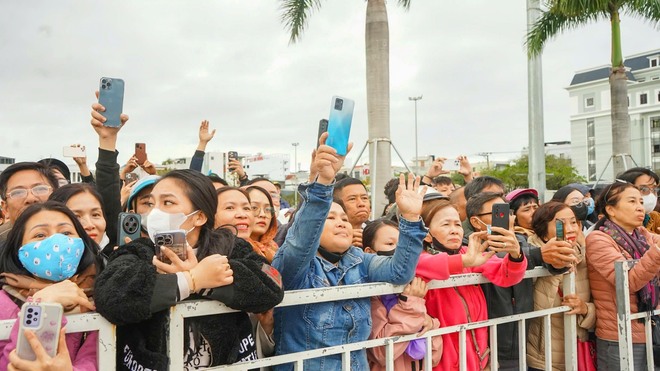 Con trai hào hứng lên đường nhập ngũ, người mẹ tự hào mong con trưởng thành- Ảnh 6.