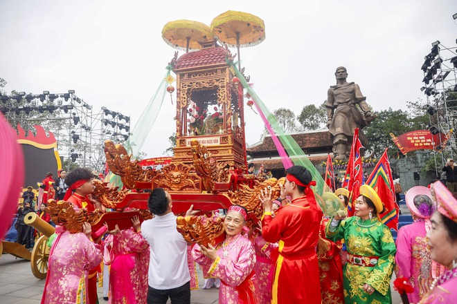Hàng ngàn người dự lễ hội gò Đống Đa- Ảnh 3.