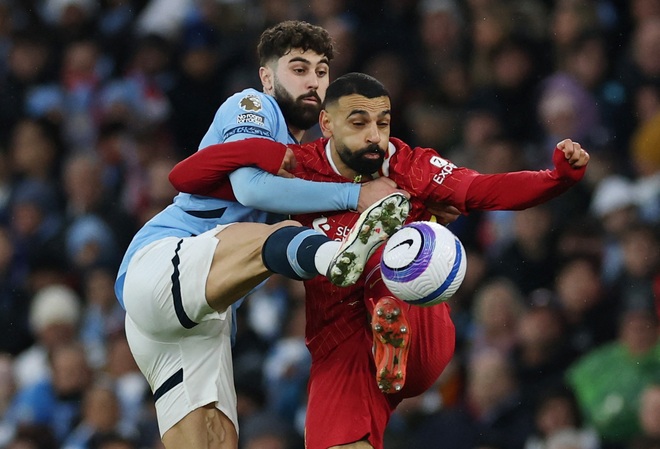 Salah làm lu mờ ngôi sao mới Ai Cập, Liverpool hạ Man City: Sắp chạm vào ngôi vương!- Ảnh 5.