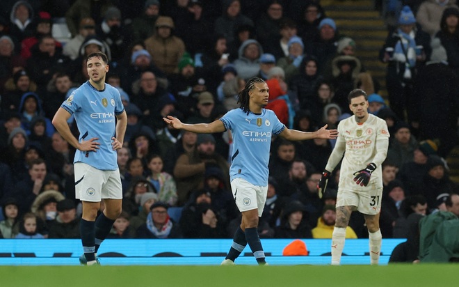 Salah làm lu mờ ngôi sao mới Ai Cập, Liverpool hạ Man City: Sắp chạm vào ngôi vương!- Ảnh 8.