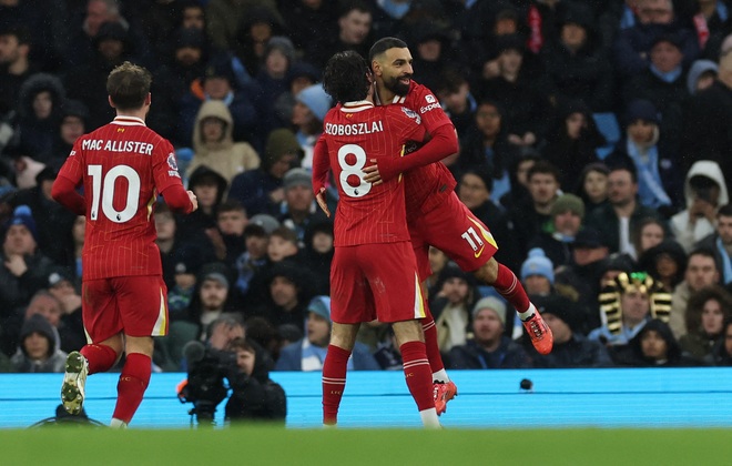 Salah làm lu mờ ngôi sao mới Ai Cập, Liverpool hạ Man City: Sắp chạm vào ngôi vương!- Ảnh 4.