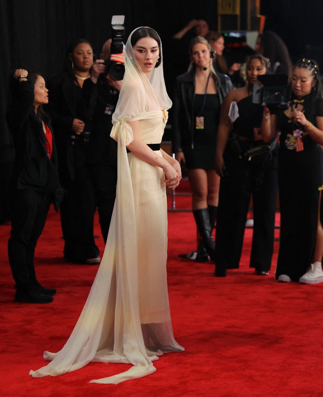 Miley Cyrus, Taylor Swift, Cardi B đọ sắc nóng bỏng trên thảm đỏ Grammy- Ảnh 18.