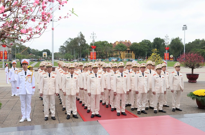 Lãnh đạo Đảng, Nhà nước viếng Chủ tịch Hồ Chí Minh ngày thành lập Đảng- Ảnh 7.