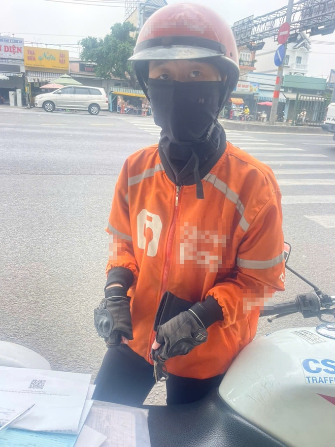 T&agrave;i xế c&ocirc;ng nghệ, shipper bị CSGT TP.HCM thổi phạt v&igrave; những th&oacute;i quen kh&ocirc;ng ngờ- Ảnh 2.