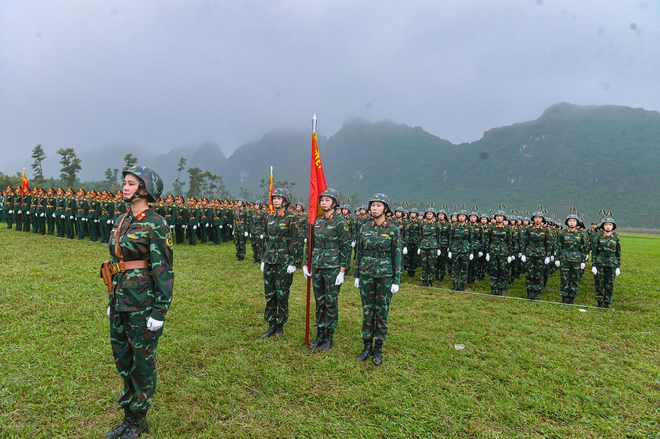 Nữ hạ sĩ xinh đẹp trong hàng ngũ khối trưởng quân đội diễu binh, diễu hành- Ảnh 5.