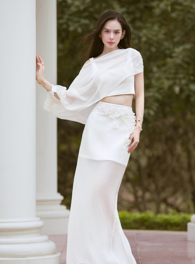 Diện váy trắng cho mùa hè đầy nắng- Ảnh 6. Diện váy trắng cho mùa hè đầy nắng- Ảnh 6.