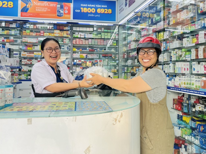 TP.HCM nghĩa tình: Duyên lành vợ chồng 'đũa lệch' tặng bánh mì chay 0 đồng- Ảnh 10.