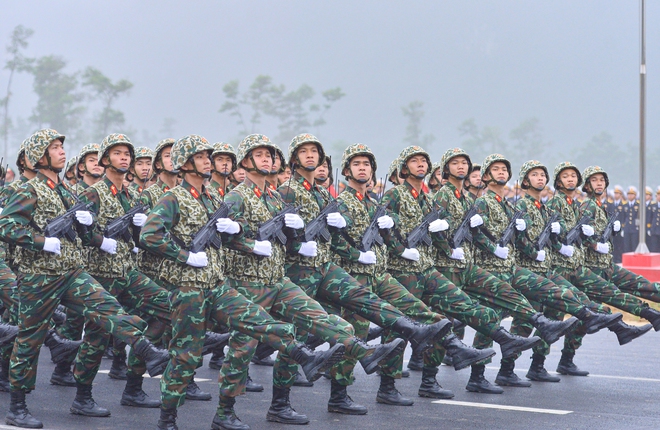 Hàng nghìn chiến sĩ hợp luyện diễu binh, diễu hành kỷ niệm 50 năm Ngày giải phóng miền Nam- Ảnh 10.