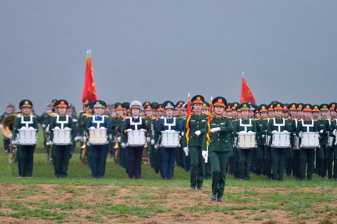 Đại tướng Nguyễn Tân Cương thị sát, tận tay hướng dẫn chiến sĩ diễu binh diễu hành- Ảnh 4. Đại tướng Nguyễn Tân Cương thị sát, tận tay hướng dẫn chiến sĩ diễu binh diễu hành- Ảnh 4.