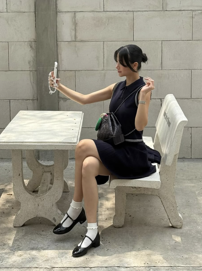 Áo sát nách luôn là lựa chọn năng động và mát mẻ cho ngày hè- Ảnh 8.