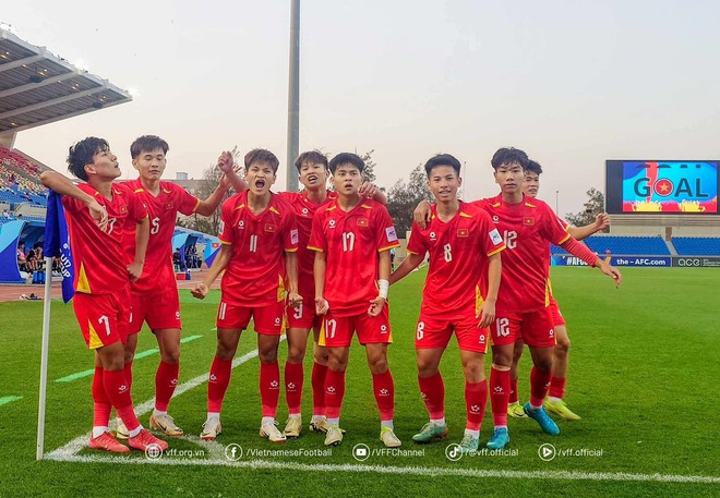 U.17 Việt Nam gục ngã ở ‘cửa thiên đường’, nỗi đau phút 87: Tại sao UAE đi World Cup?- Ảnh 2.