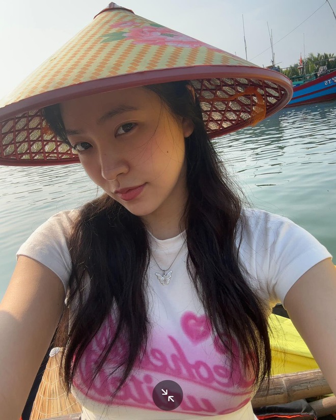 Yeri (Red Velvet) khoe loạt ảnh ‘gây thương nhớ’ tại Đà Nẵng - Ảnh 2.