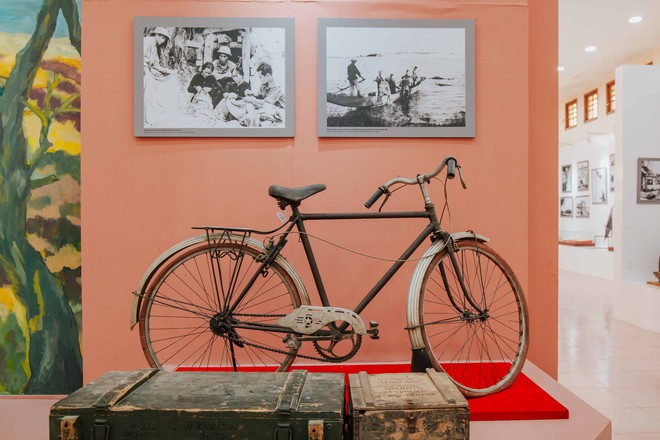 Chuyện người đàn ông vá cờ bên bờ Hiền Lương trong thời chiến - Ảnh 5. Chuyện người đàn ông vá cờ bên bờ Hiền Lương trong thời chiến - Ảnh 5.