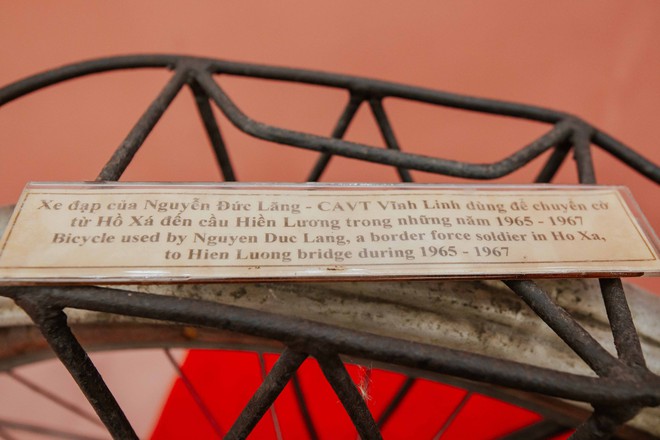 Chuyện người đàn ông vá cờ bên bờ Hiền Lương trong thời chiến - Ảnh 7. Chuyện người đàn ông vá cờ bên bờ Hiền Lương trong thời chiến - Ảnh 7.