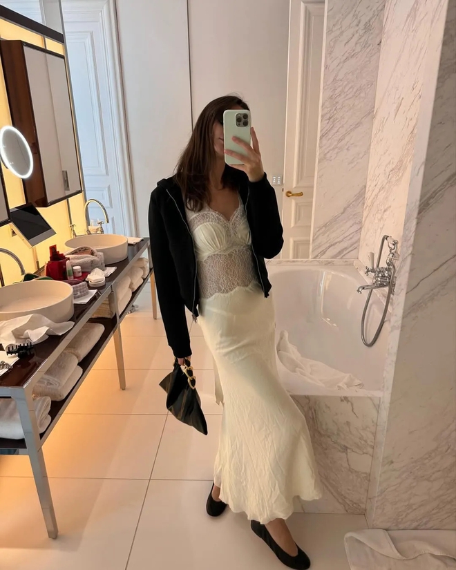 Phong cách Dolce Vita: 8 Món đồ không thể thiếu mùa hè - Ảnh 6. Phong cách Dolce Vita: 8 Món đồ không thể thiếu mùa hè - Ảnh 6.