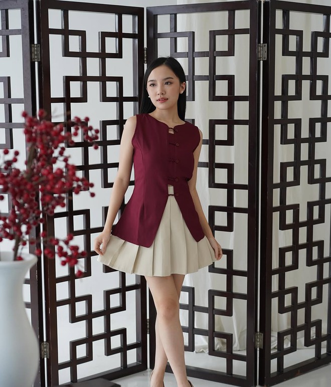 Hạ nhiệt ngày hè với những chiếc áo xẻ tà đầy tôn dáng - Ảnh 5.