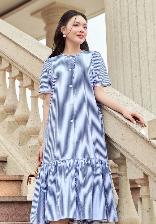 Váy maxi cổ yếm, váy midi suông... điểm nhấn thu hút cho phong cách mùa hạ- Ảnh 3. Váy maxi cổ yếm, váy midi suông... điểm nhấn thu hút cho phong cách mùa hạ- Ảnh 3.
