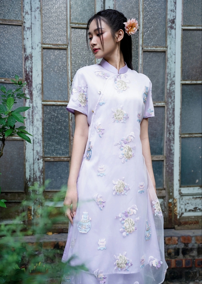 Diện áo dài cách tân đi chơi lễ tháng 4 vừa trẻ trung vừa duyên dáng - Ảnh 8. Diện áo dài cách tân đi chơi lễ tháng 4 vừa trẻ trung vừa duyên dáng - Ảnh 8.