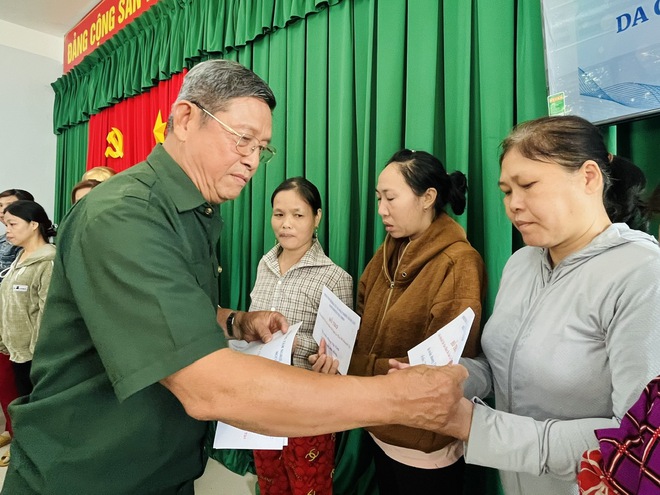 Trao 255 triệu đồng tạo sinh kế cho người khuyết tật - Ảnh 4.